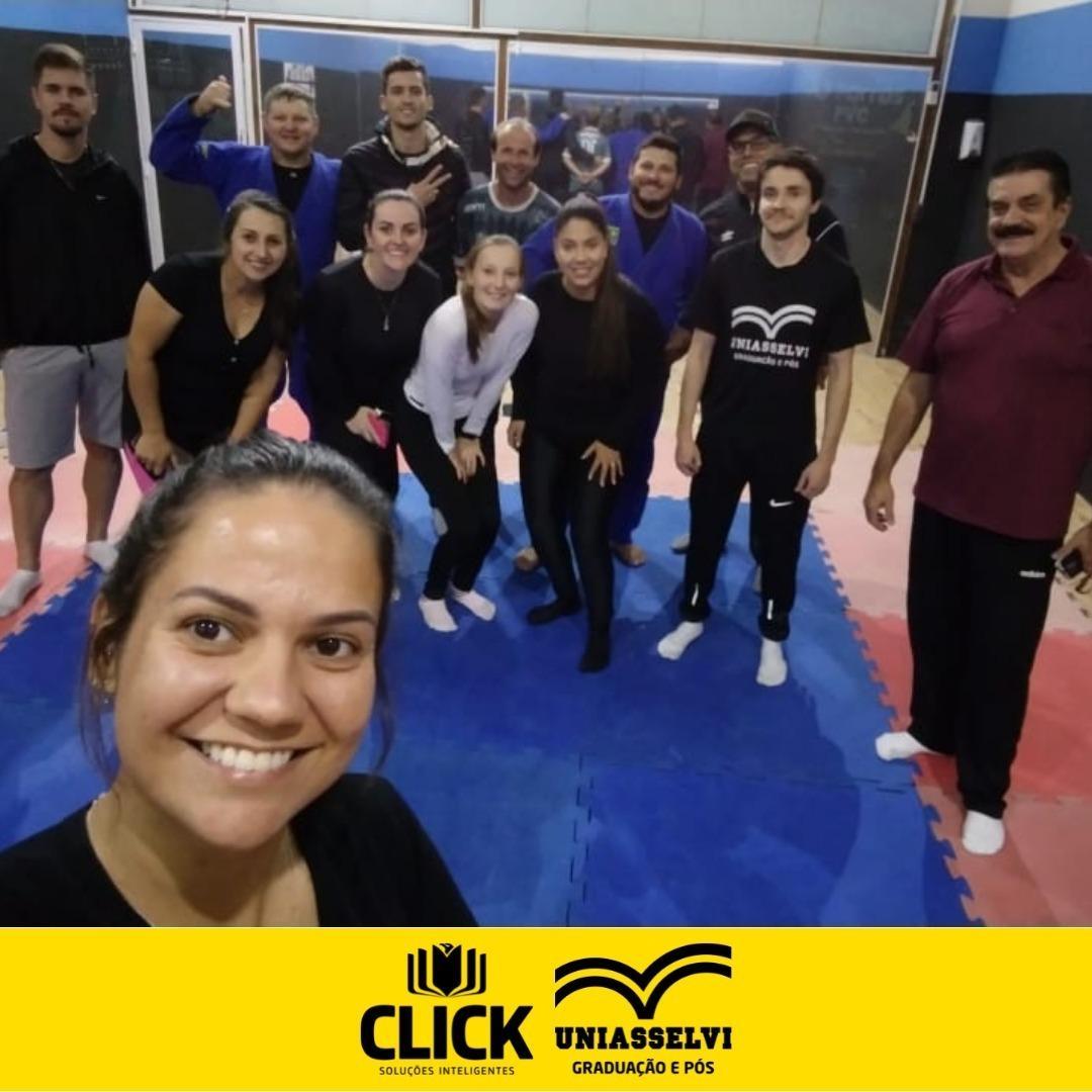 Aula prática do curso de Educação Física